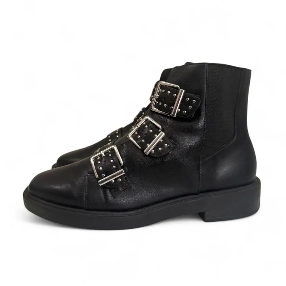 URBAN OUTFITTERS Zoe Studded triple black strappy boots, EUC! Size 9